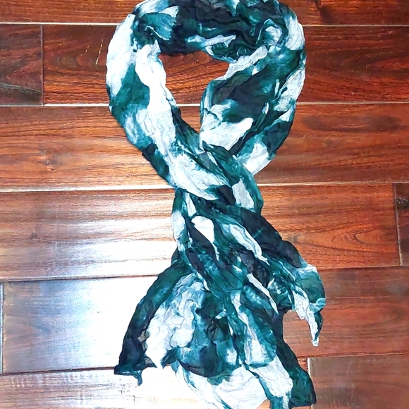 FREE with purchase scarf - Picture 1 of 1